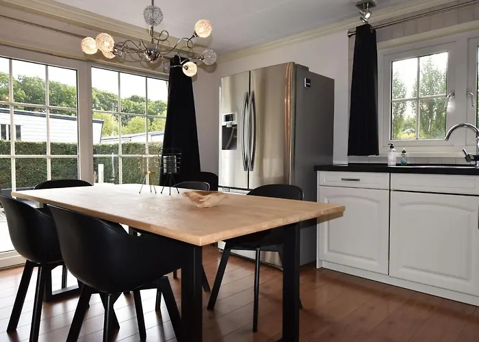 Modern In With Bubble Bath Szálloda Kaatsheuvel