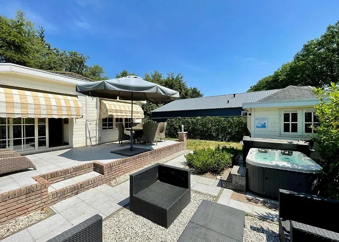 Modern In With Bubble Bath Szálloda