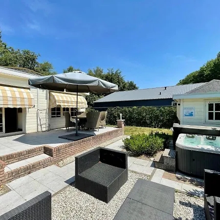 Modern In With Bubble Bath Holiday home