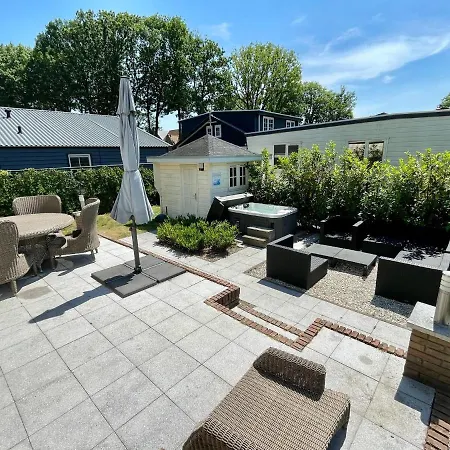 Modern In With Bubble Bath 4* Kaatsheuvel